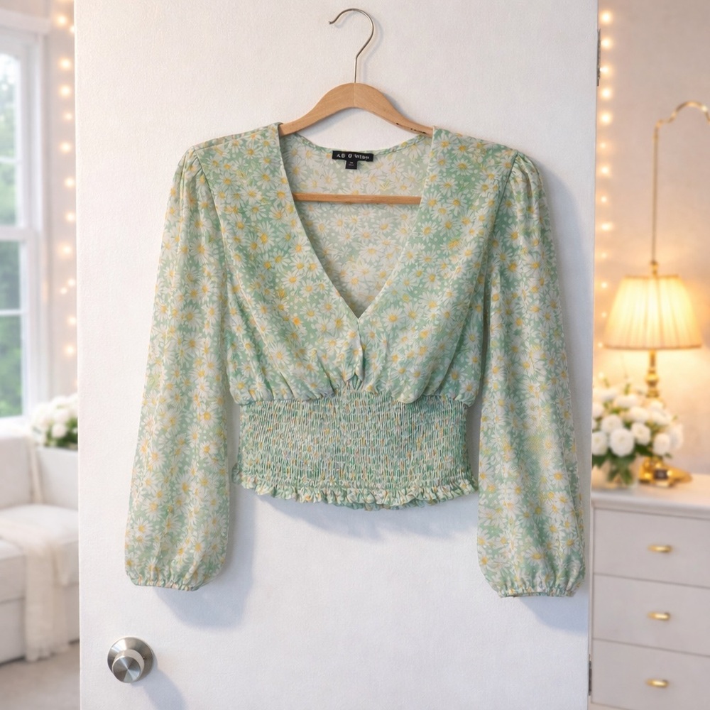 ✨ Green Daisy Smocked Waist Top | Cottagecore Spring Blouse Size M